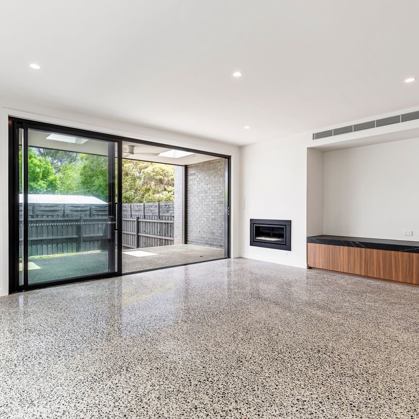 36A Venice St, Mornington VIC 3931 - House For Rent | Domain - Photo 1