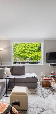 Kitsilano - Executive Large Suite, Close to beach - Available Now - Photo 1