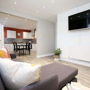 Liverpool Road Room 5 - Photo 2