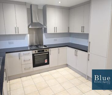 4 bedroom semi-detached house to rent - Photo 5