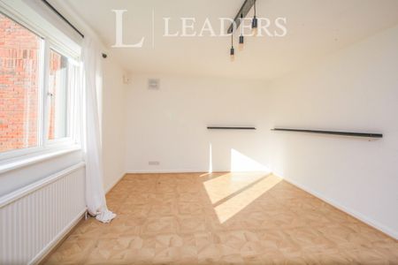 2 bedroom apartment to rent Sutton Close, Beckenham, BR3 - Photo 3