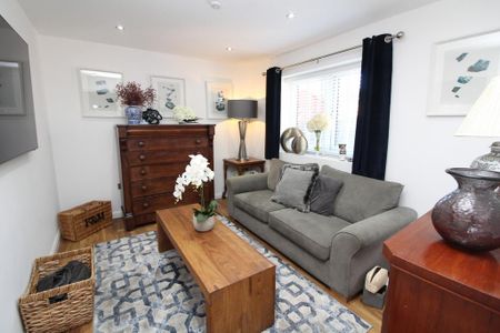 4 bedroom detached house to rent - Photo 5