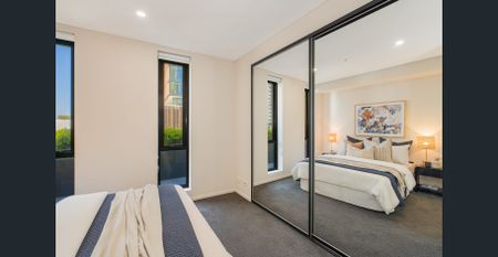 Contemporary One Bedroom Aero Apartment with Outdoor Terrace - Photo 5