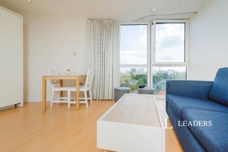 Studio to rent - Photo 3