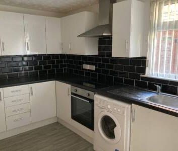 Partly Furnished 3 Bedroom Terrace - Photo 6