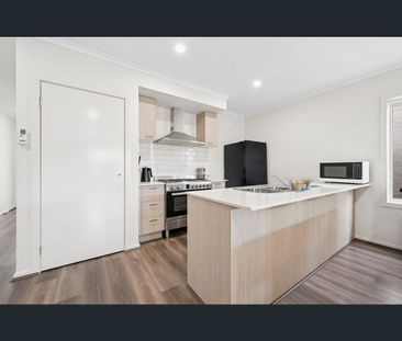 11 Mollyan Avenue, Charlemont, Vic 3217 - Photo 4