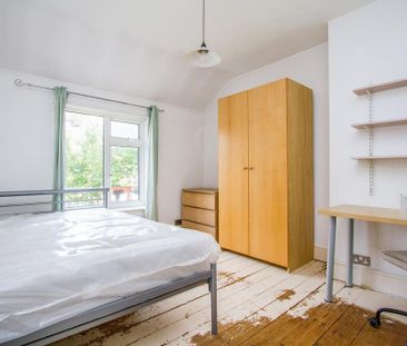 4 bedroom terraced house to rent - Photo 1