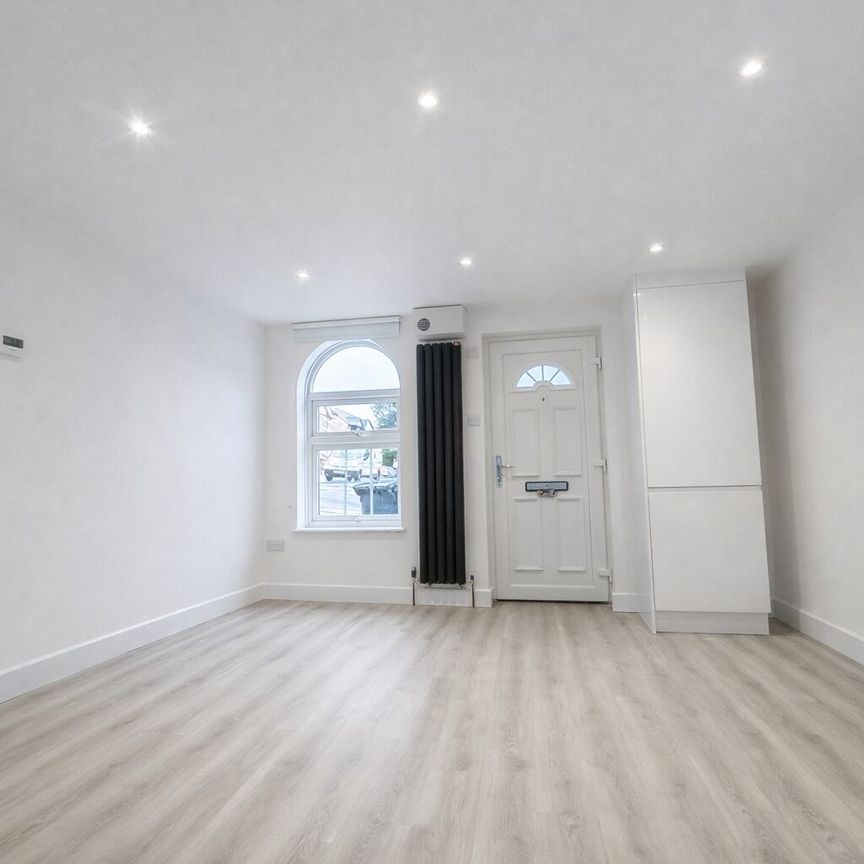 1 Bedroom Flat To Let - HP12 - Photo 1