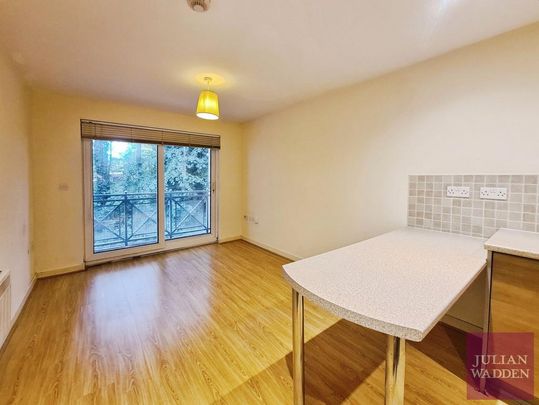 1 bedroom flat to rent - Photo 1