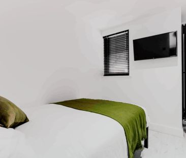 2 Beds 6 Baths - Photo 3