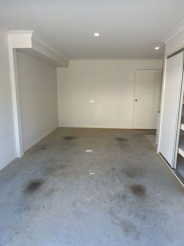 32 Joyce St - 3 Bed Townhouse - Photo 2