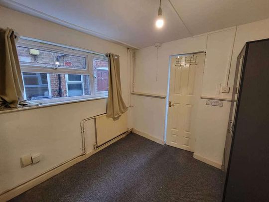 Stanley Street, LU1 - Photo 1