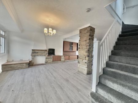 3 bedroom detached house to rent - Photo 3