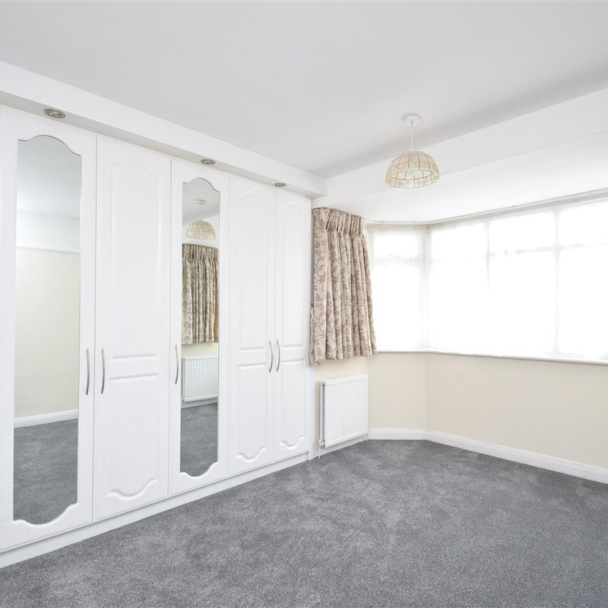 4 bedroom house - semi-detached - Photo 1