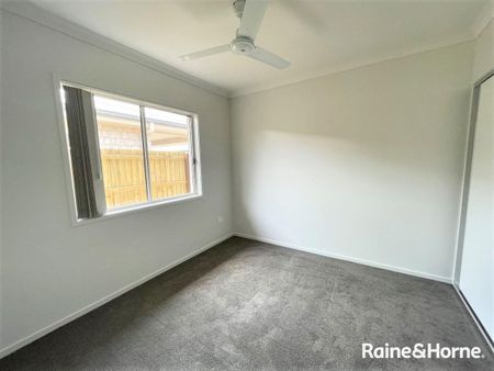 Walk to Urangan Pier - 4 Bedroom Home - Photo 3