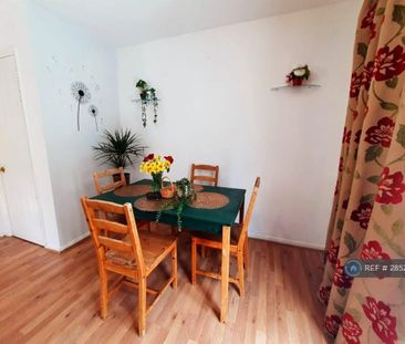 2 bedroom end of terrace house to rent - Photo 2