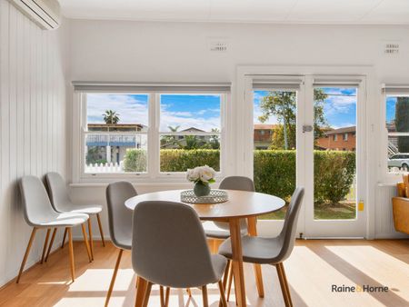 Luxury Home Right In Town - Photo 5