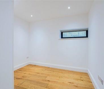 2 bed First Floor Flat for rent - Photo 5