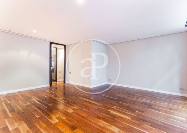 Flat for rent with Terrace in San Francesc (Valencia)