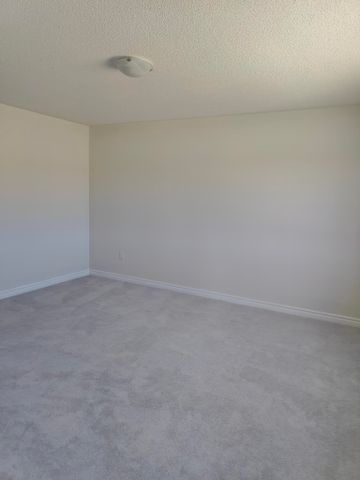 For Lease - 6 Fenn Crescent, New Tecumseth, Ontario - Photo 5