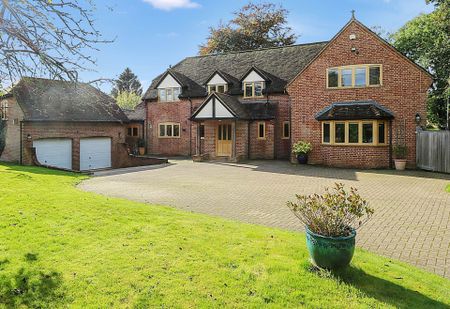 Blandys Lane, Upper Basildon - Photo 2