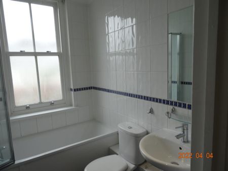 1 bedroom flat to rent - Photo 4