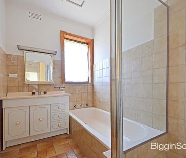 PERFECT FAMILY HOME! - Photo 2