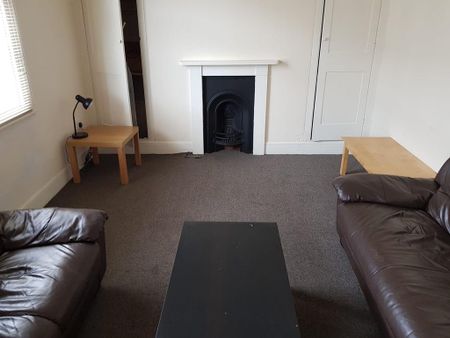 4 bedroom terraced house to rent - Photo 3