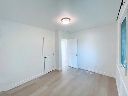 For Lease - 575 Third Line Unit# Main, Oakville, Ontario - Photo 4