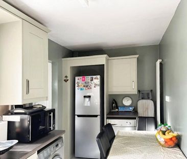 3 bedroom end of terrace house to rent - Photo 5