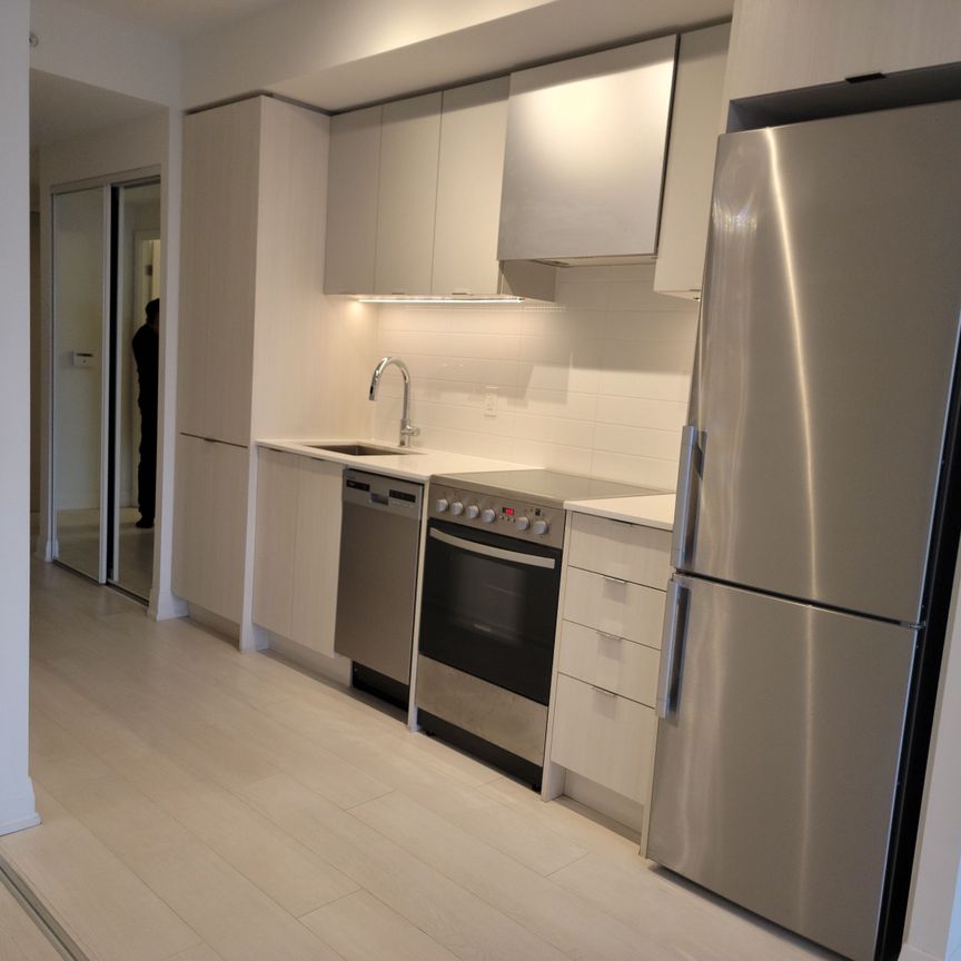 For Lease - 10 Gibbs Road Unit# 425, Toronto, Ontario - Photo 1