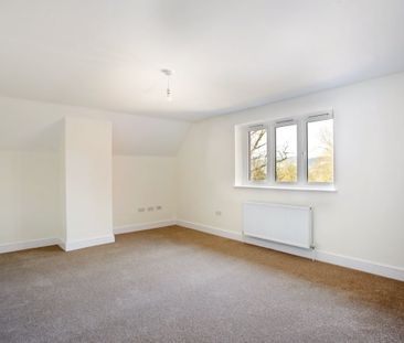 2 bedroom semi-detached house to rent - Photo 3