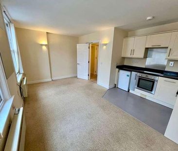 High Street, Banbury, OX16 - Photo 3