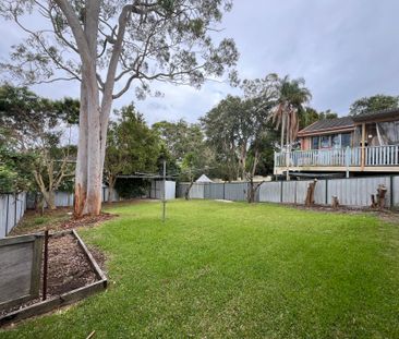 Three Bedroom Home with Sunroom - Photo 3