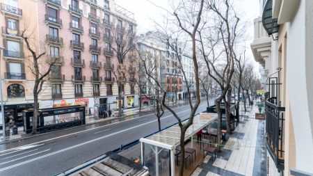 Beautiful room for rent in Madrid - Photo 2