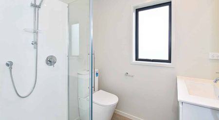 Tidy Two Bedroom Townhouse - Photo 5