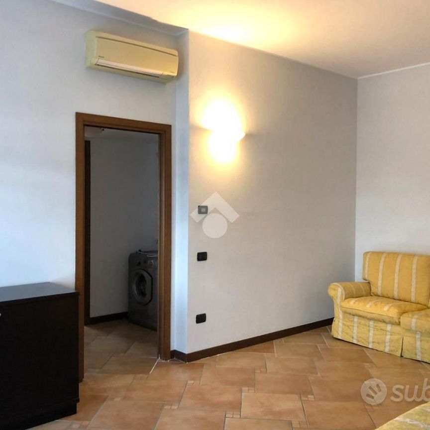 2 LOCALI A ARLUNO - Photo 1