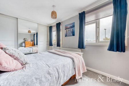 3 bedroom terraced house to rent - Photo 5