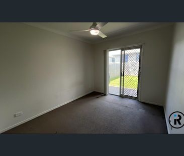 Charming 3-Bedroom Townhouse in Desirable Pimpama Suburb - A Perfec... - Photo 6