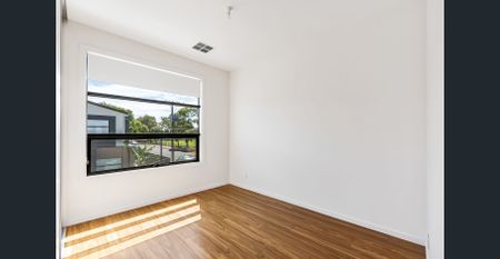 Low maintenance living - Photo 2