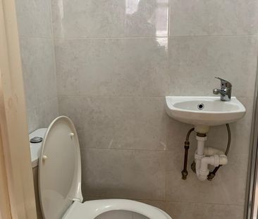 Bedsit, High Road, IG1 - Photo 2