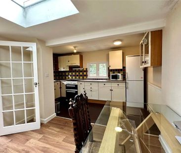 2 bedroom end of terrace house to rent - Photo 1