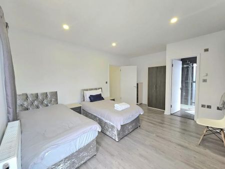 3 bedroom ground floor maisonette to rent - Photo 3