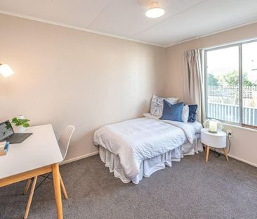 Tidy two bedroom unit - Photo 6