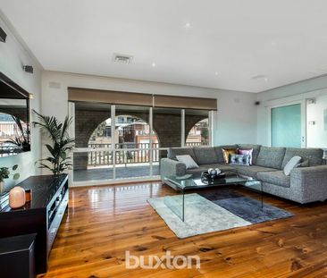 Large Family Home!! - Photo 2