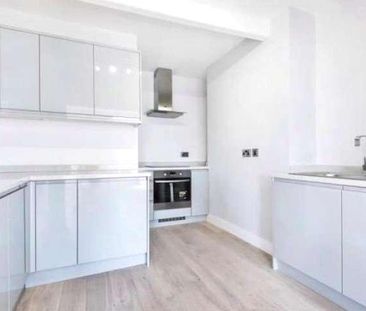 High Street, Alton, Hampshire, GU34 - Photo 2