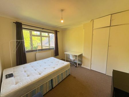 4 bedroom detached house to rent - Photo 3