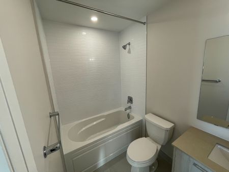 For Lease - 3250 Carding Mill Trail Unit# 433, Oakville, Ontario - Photo 4