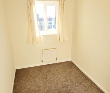 2 bedroom end of terrace house to rent - Photo 4