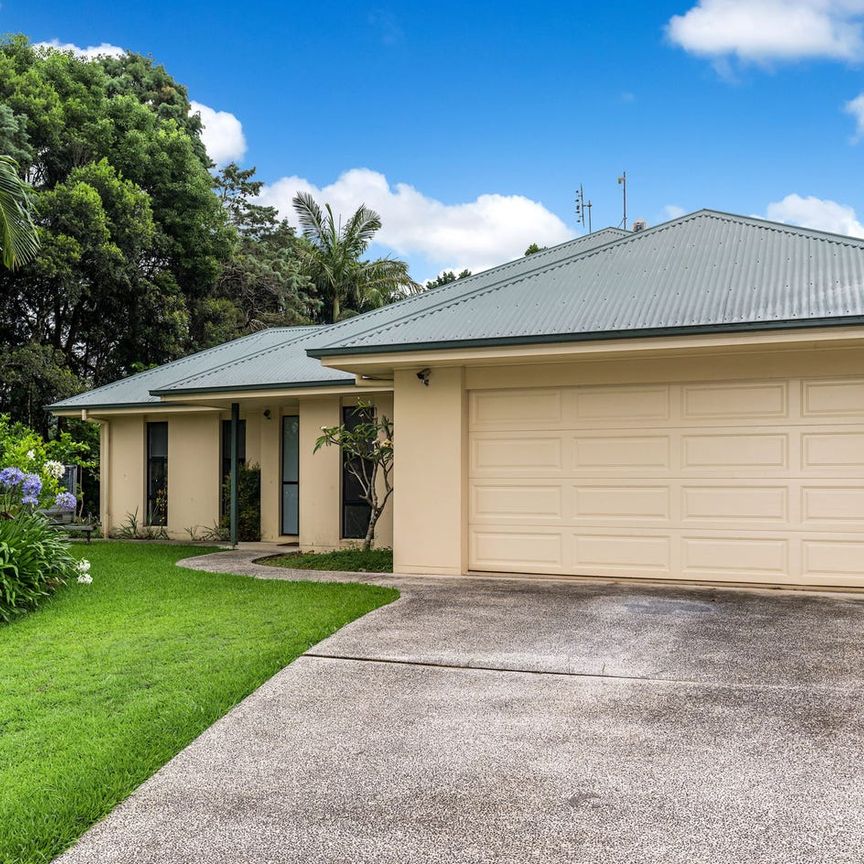 Large Family Home 4 Bedrooms + Office - Photo 1